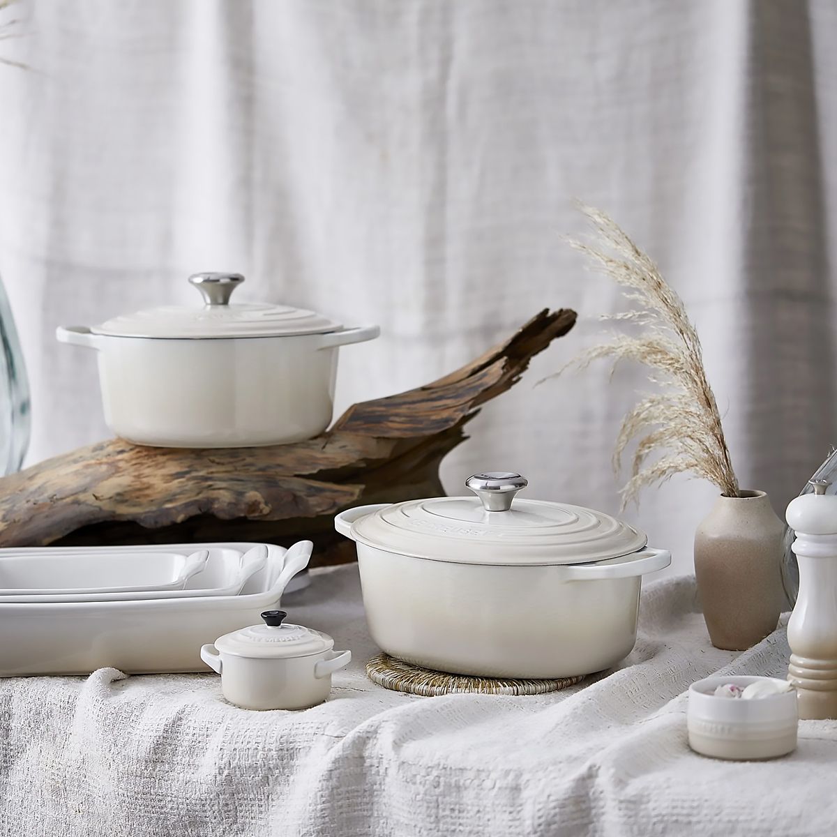 LeCreuset Кастрюля овальная 29см 4,7л меренга