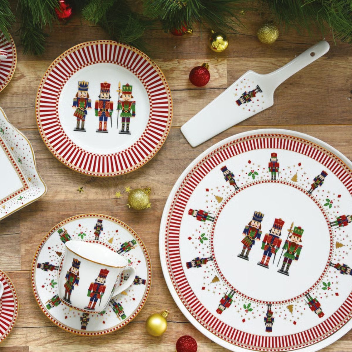 EL Nutcracker Classic Блюдо для торта 32см с лопаткой