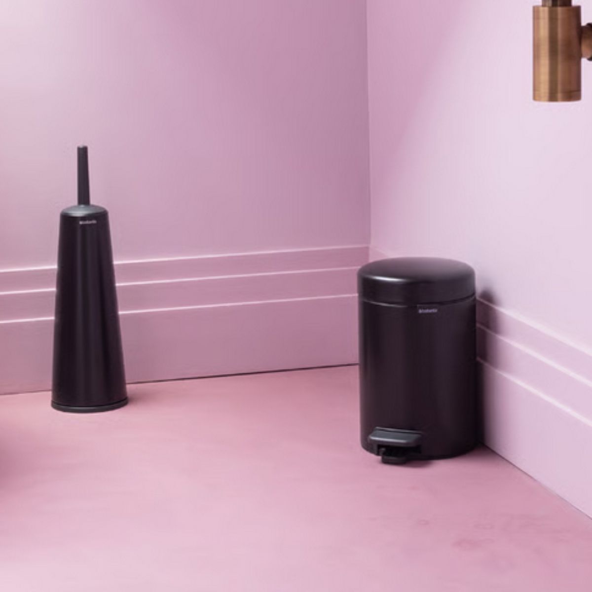Brabantia Newlcon Ведро с педалью 3л черное 113321