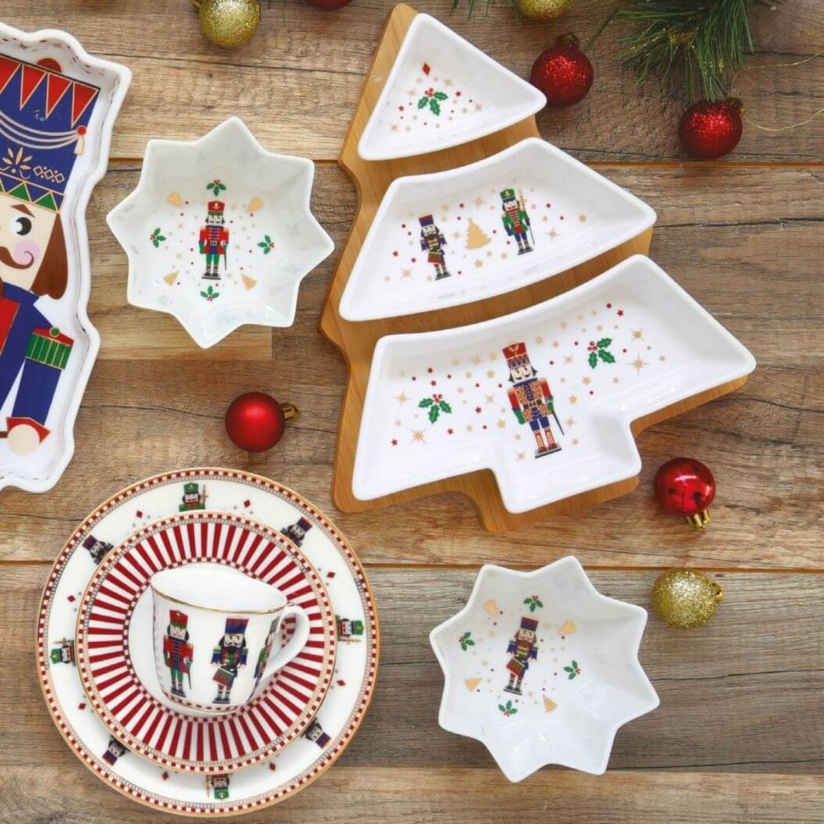 EL Nutcracker Classic Набор из 3 чаш на бамбуковой подставке tree