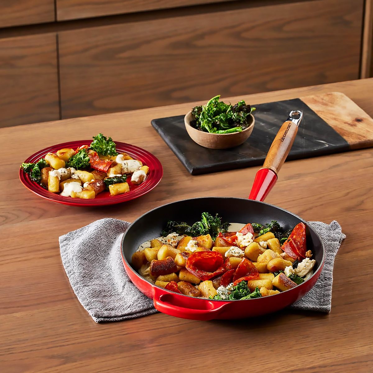 LeCreuset Сковорода 26см SIGNATURE вишневая
