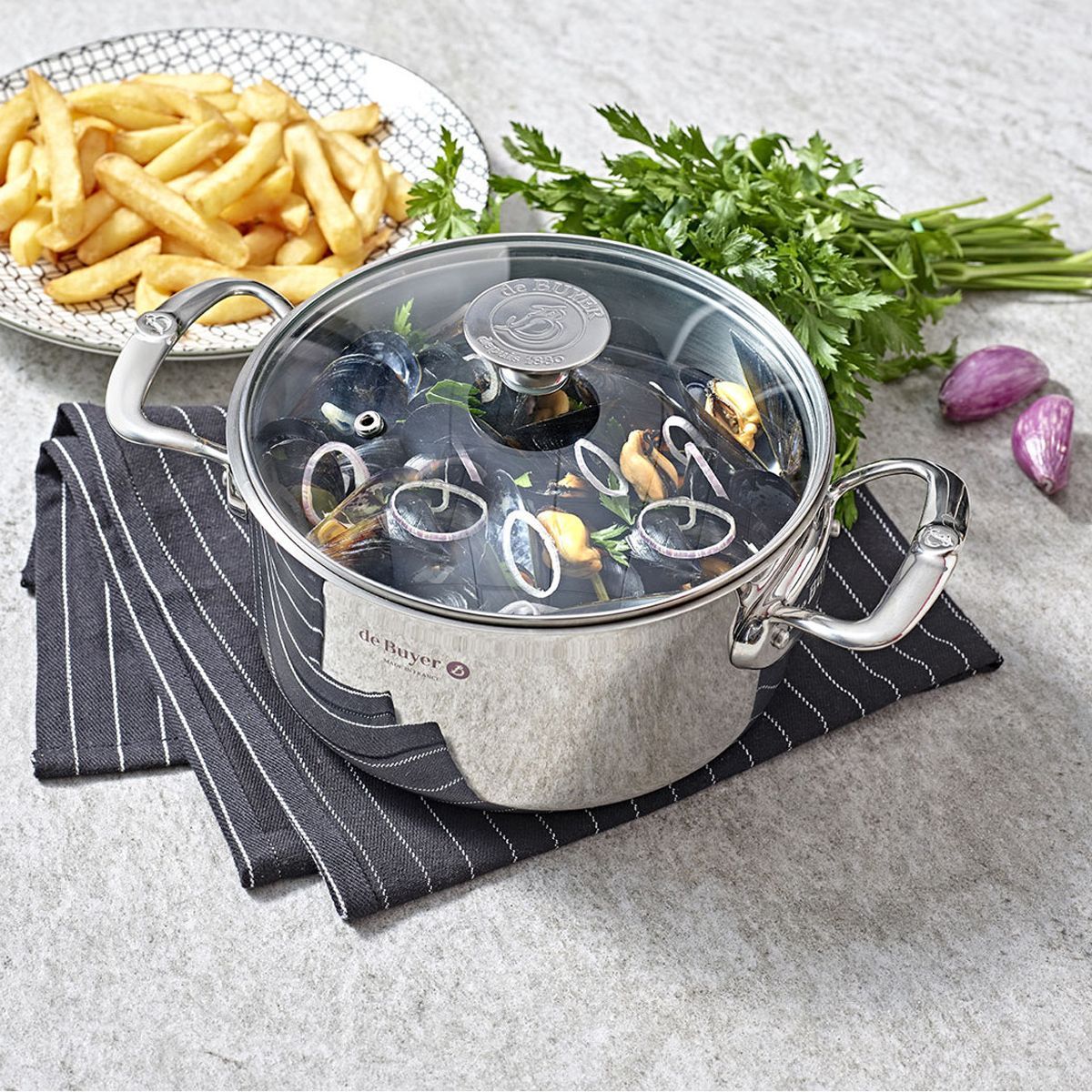 DB Кастрюля с крышкой 8л MILADY 28 см