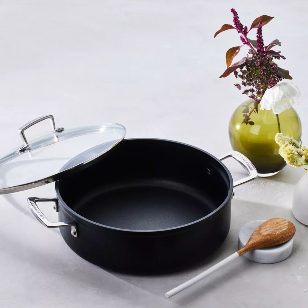 LeCreuset Кастрюля с крышкой 28см 5,4л Non-Stick