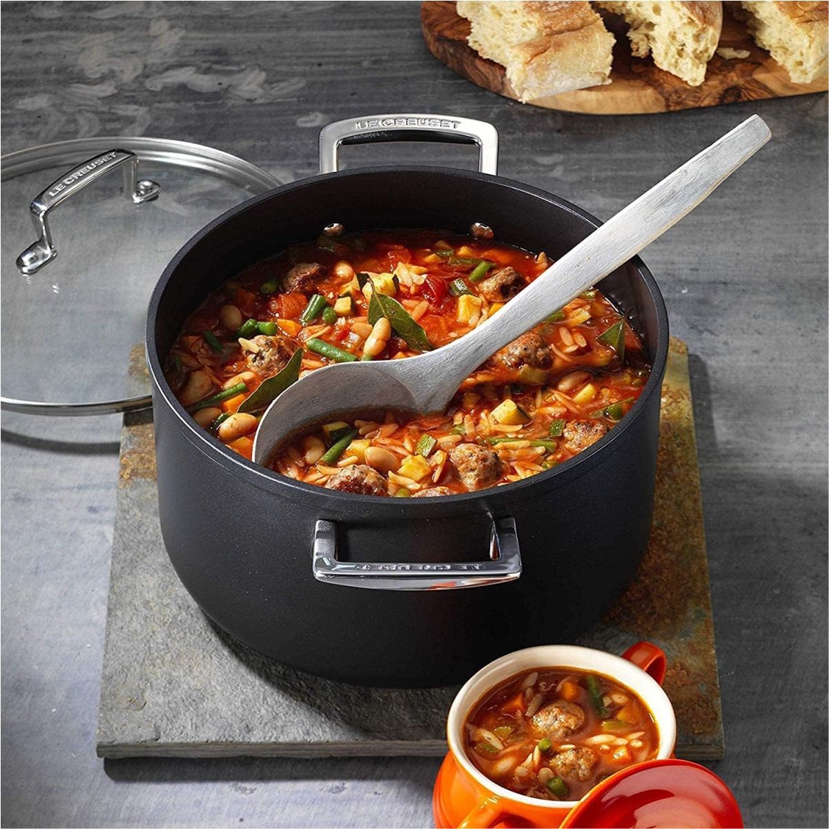 LeCreuset Кастрюля с крышкой 24см 6л Non-Stick