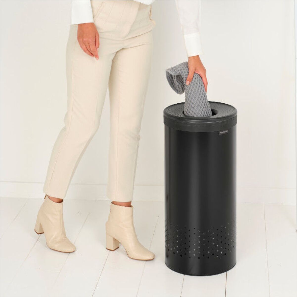 Brabantia Корзина д/белья 35л черная 242342
