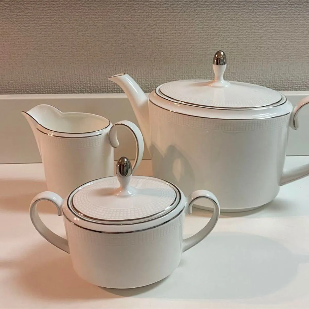 WW VERA WANG BLANC SUR BLANC Сахарница с крышкой