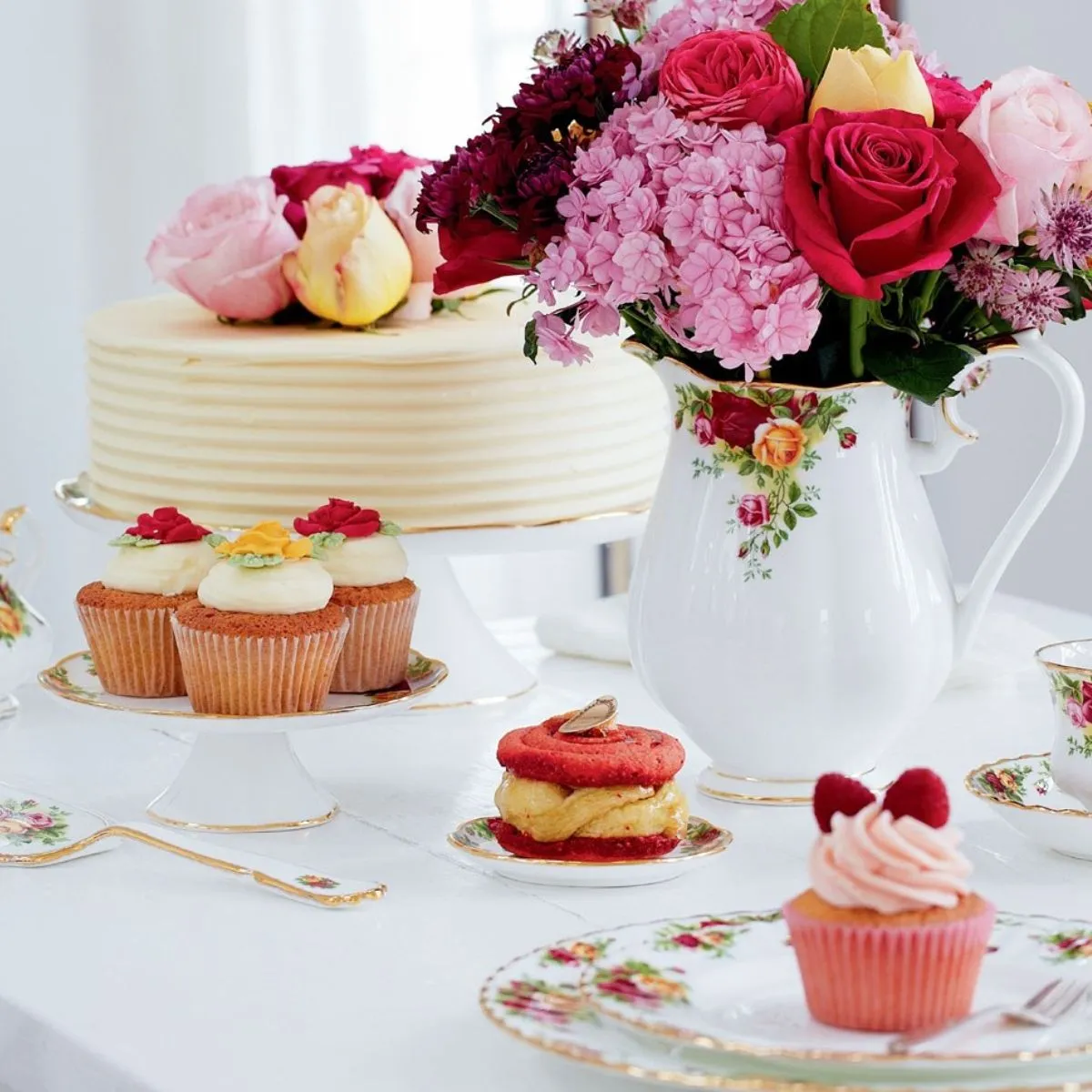 RA Old Country Roses Блюдо для десерта на ножке 30,5см